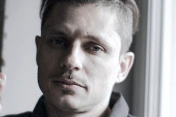 Игорь Хомский, был за рулем каршеринговой машины, когда ехал от улицы Авиамоторной по Юрьевскому переулку в сторону Боровой улицы