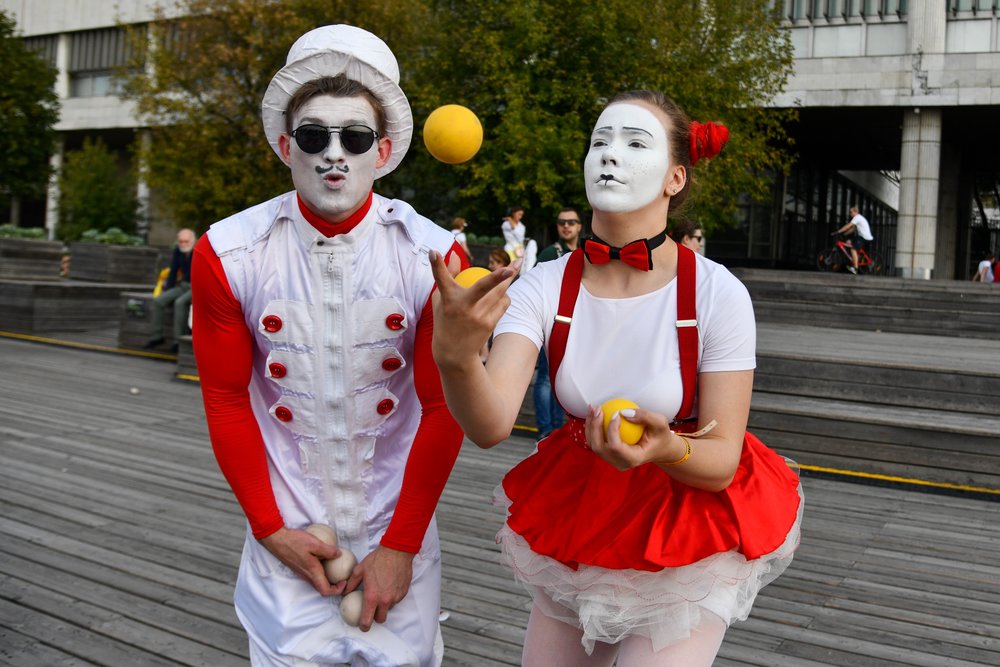 Фестиваль творчества «Яркие люди» в парке искусств «Музеон»