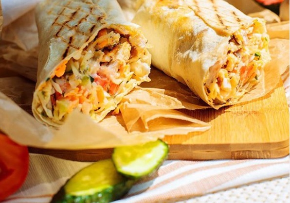 Диетолог раскрыла москвичам секрет полезной шаурмы 