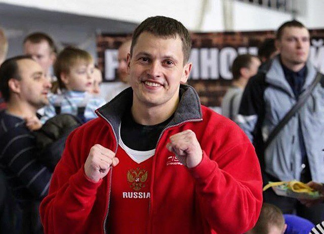 Рекордсмен России по многоповторному жиму Роман Скобкарев 