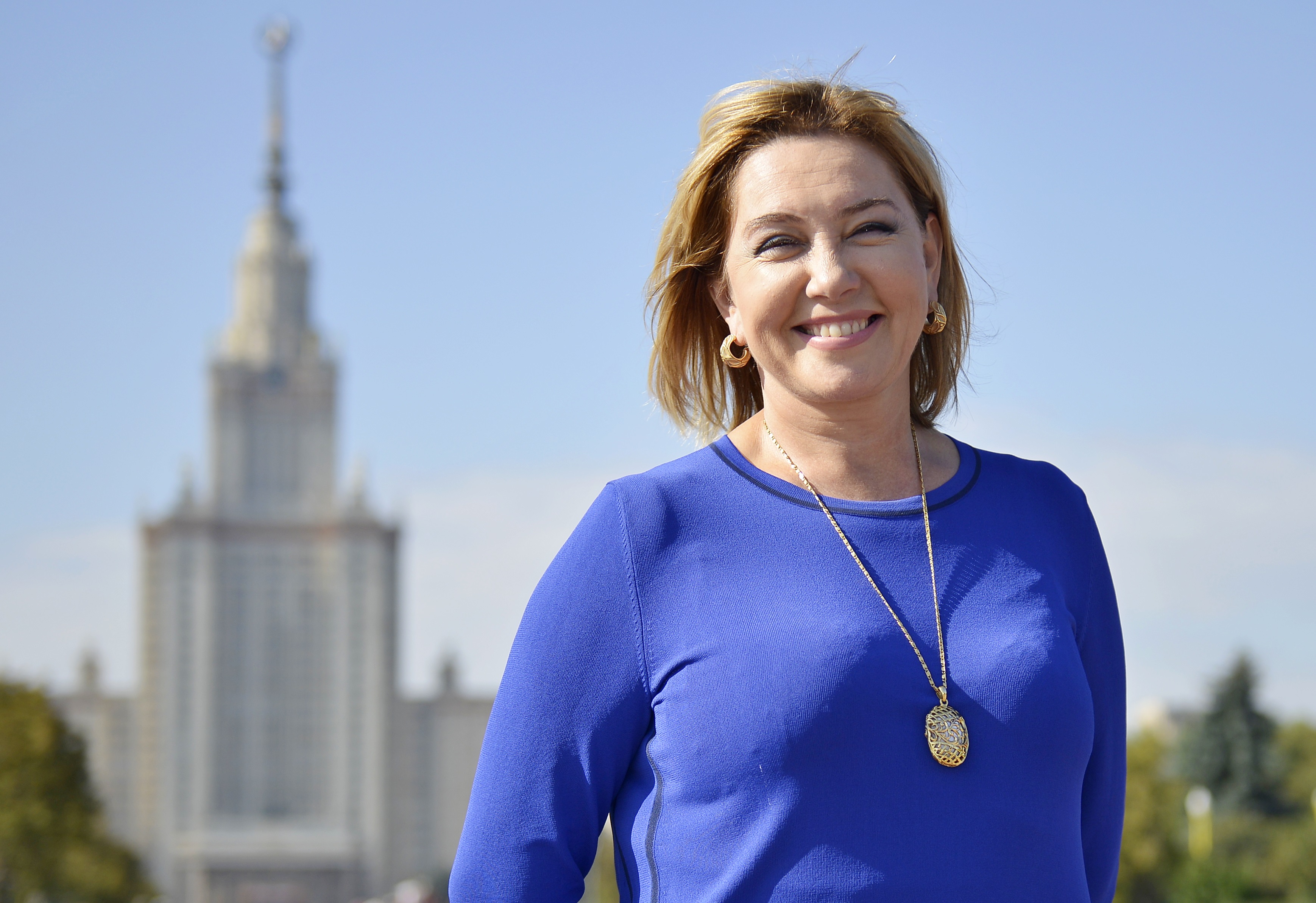 Телеведущая Арина Шарапова во время прогулки на Воробьевых горах. Она уверена: каждый житель столицы должен ответственно подойти к выборам в Московскую городскую думу и обязательно прийти 8 сентября на избирательный участок