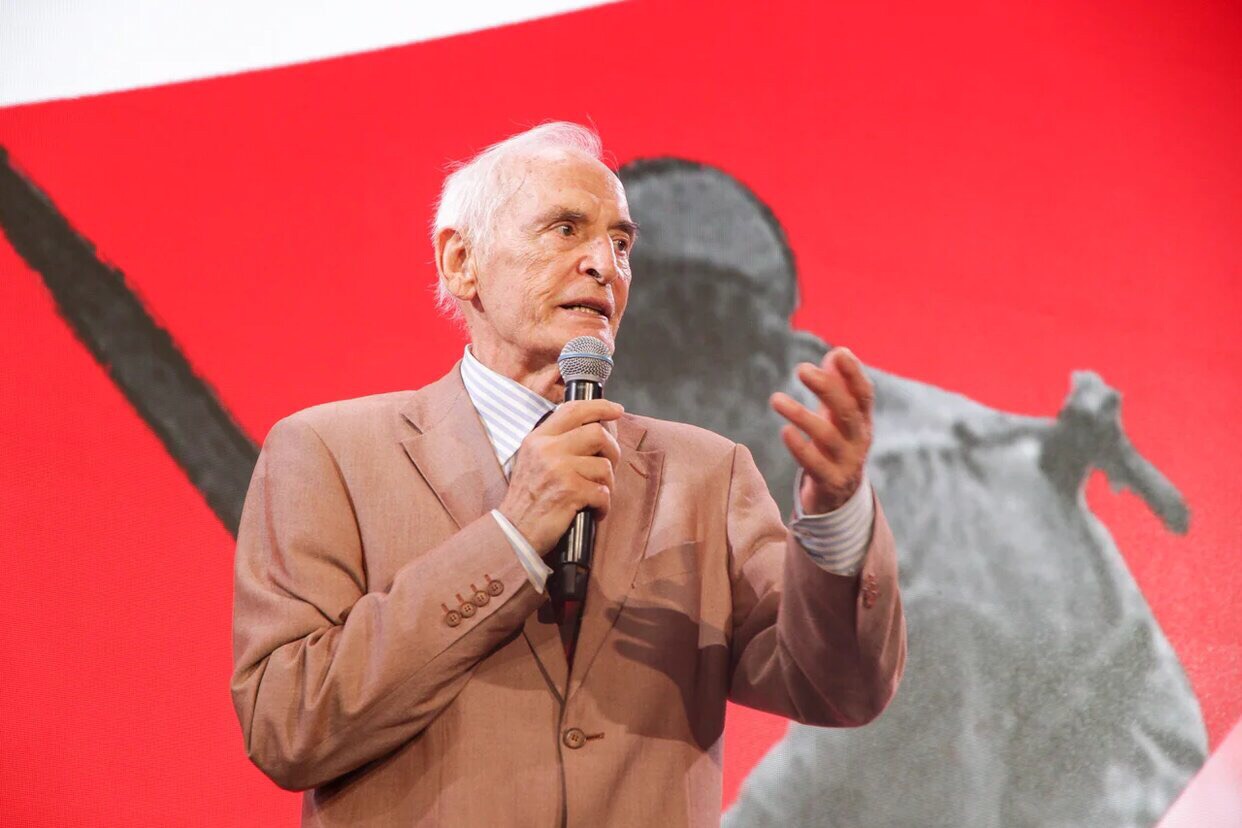 Представители Василия Ланового и театра не комментировали данную информацию