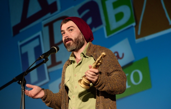 Эдуард Оганесян (на фото) уточнил, что перед тем, как начать стрелять, преступник скинул на съемочную группу арбуз