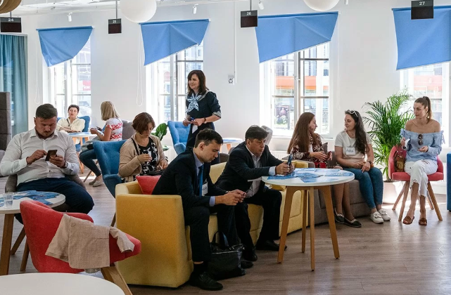 Более 13 тысяч москвичей старшего поколения обратились в центр занятости «Моя работа»