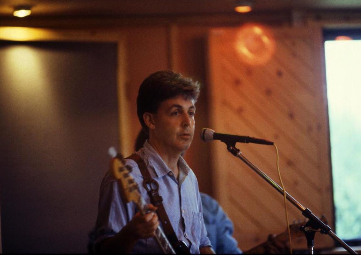 Экс-солист группы «Битлз» написал книгу для детей