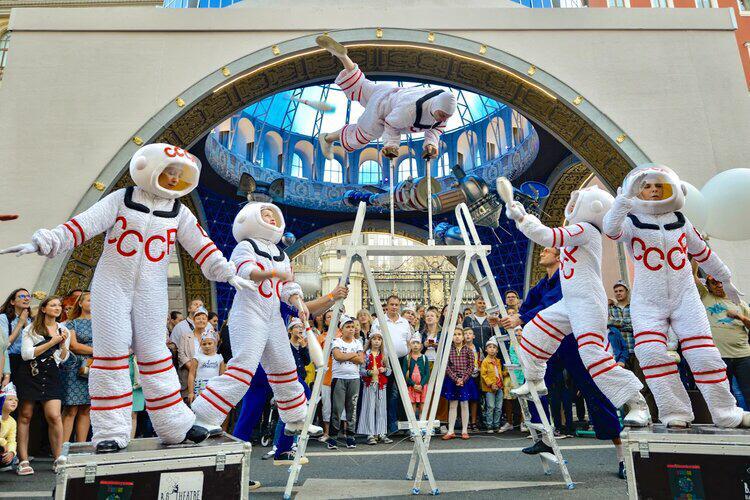 Около трех миллионов человек посетили празднование Дня города на Тверской улице