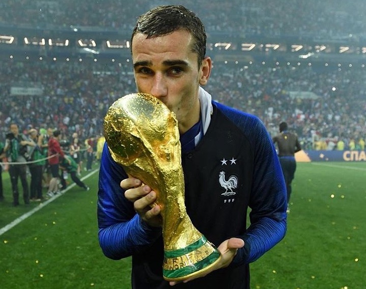 Футболист Гризманн обвинил свою жену в незабитом пенальти