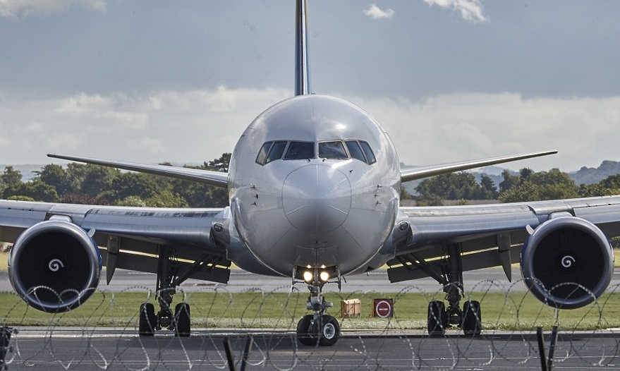 Рейс Новосибирск — Москва отложили из-за срабатывания датчика неисправности в самолете