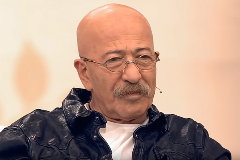 Ранее в СМИ появились сообщения о том, что артист якобы перенес операцию по удалению опухоли в одной из столичных клиник