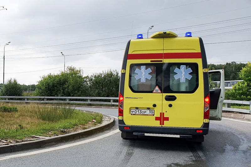 Женщина выжила после наезда грузовика в центре столицы