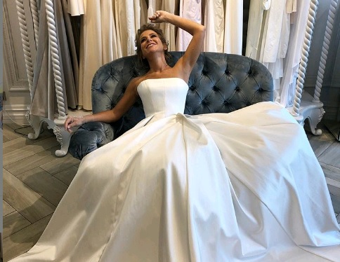  Юлия Барановская не стала комментировать вопросы о свадьбе