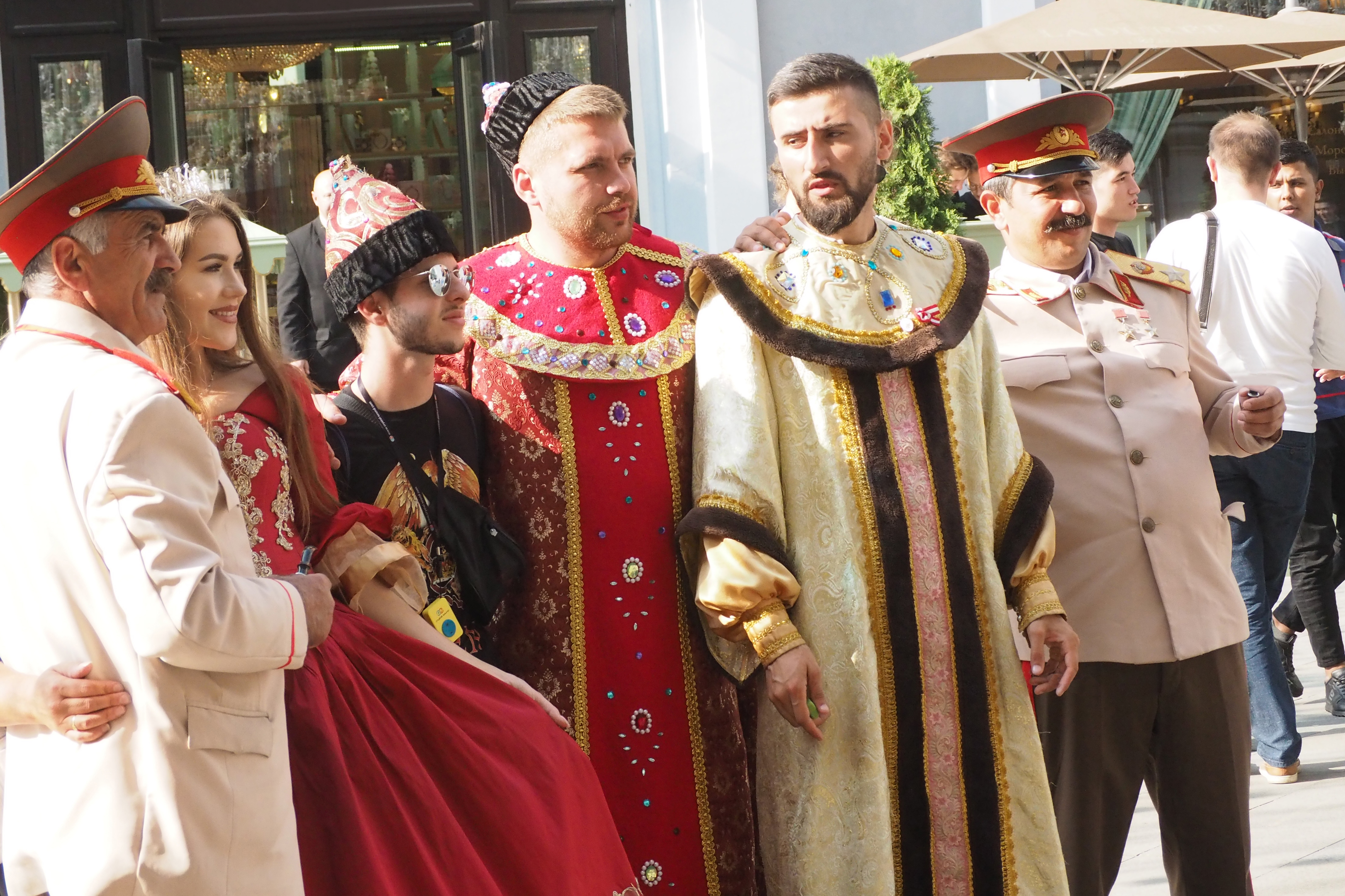 Как ряженые «Иван Грозный» и «Сталин» пытались обмануть иностранцев на Красной площади