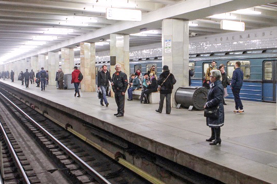 Женщина упала на рельсы на станции «Полежаевская»