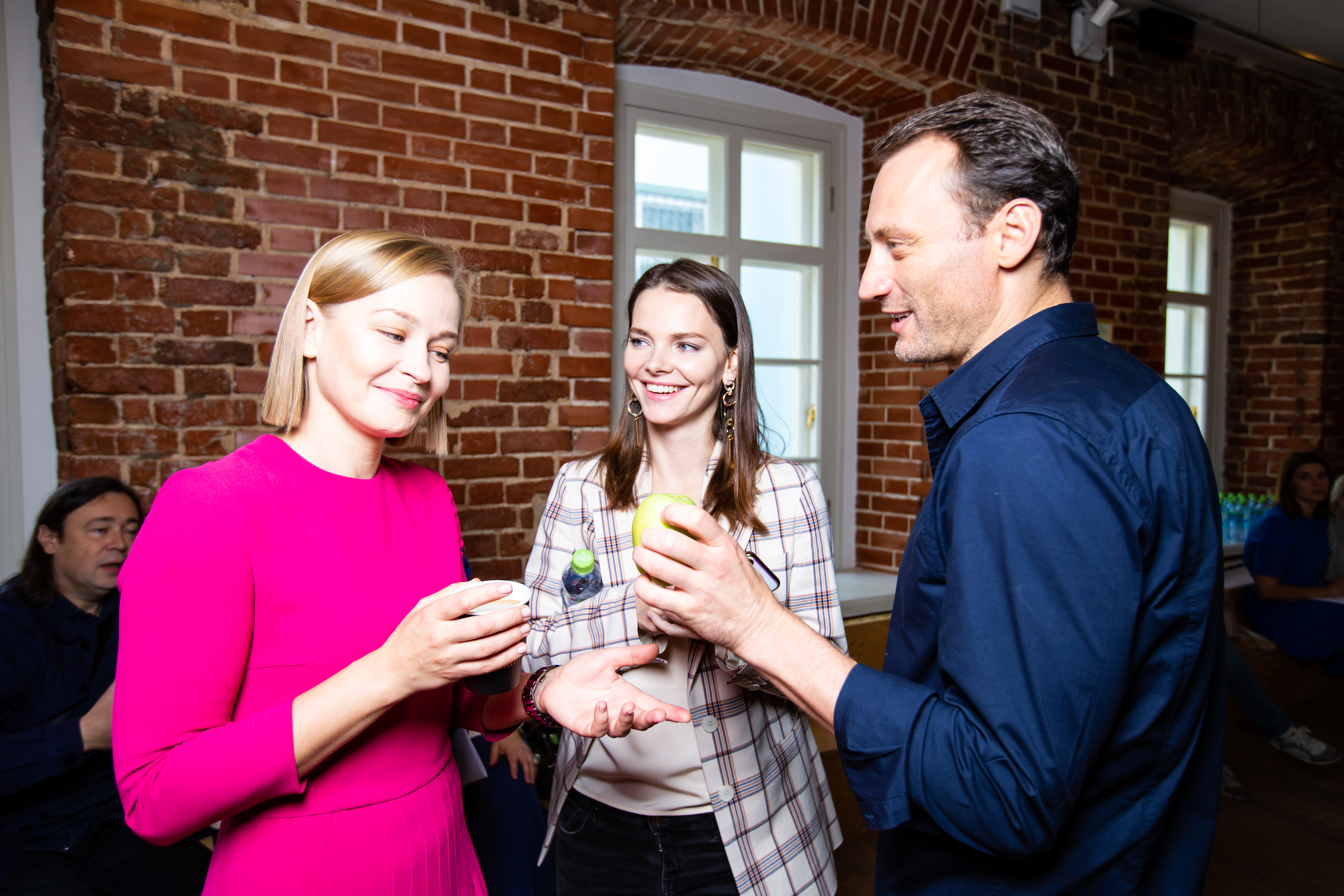 На фото (слева направо): актрисы Юлия Пересильд, Елизавета Боярская и актер Анатолий Белый