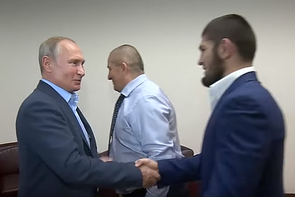 Президент Российской Федерации Владимир Путин встретился 12 сентября в Дагестане с бойцом Хабибом Нурмагомедовым