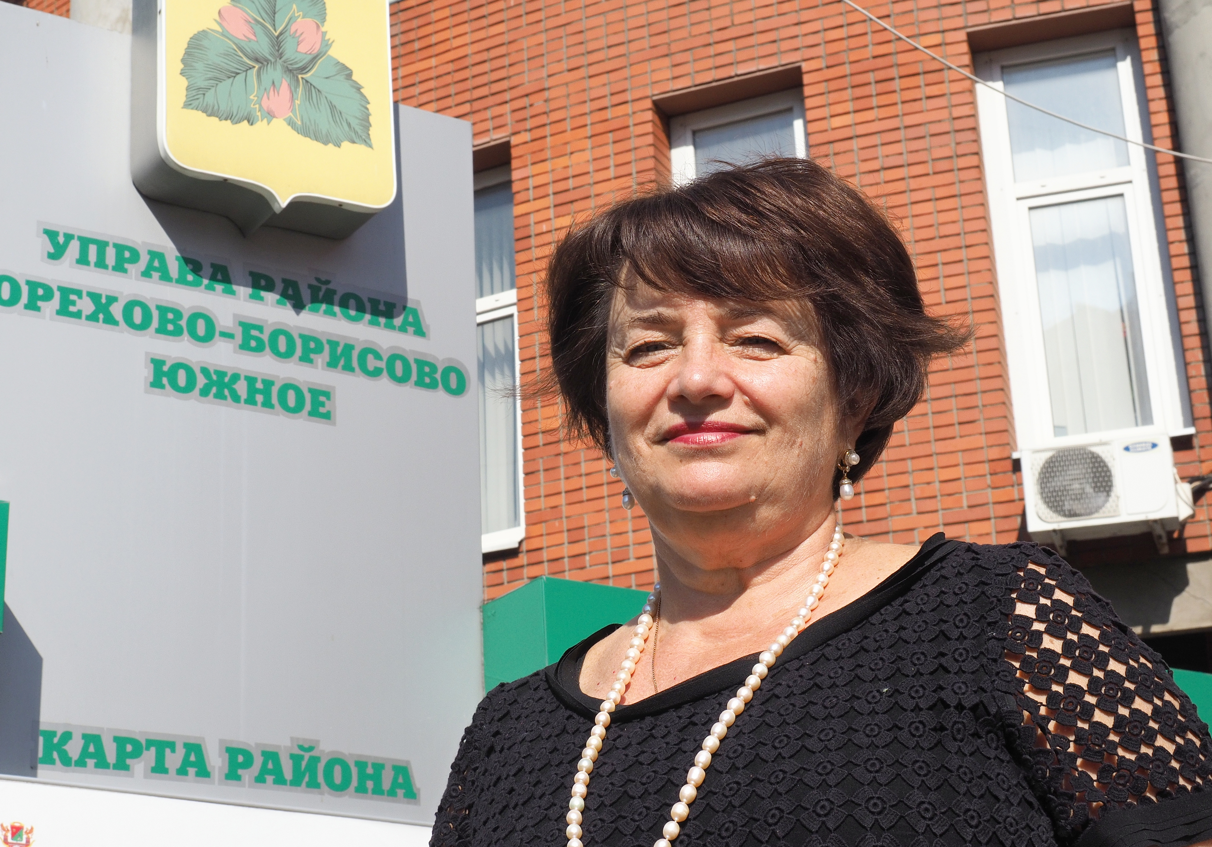 Глава управы Валентина Козельская приехала на работу после утреннего объезда территории района