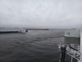 Затворы дамбы закрыли из-за угрозы наводнения в Санкт-Петербурге