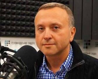 На фотоснимках, которые опубликовал глава Украинского еврейского комитета Эдуард Долинский, видна нарисованная на памятнике свастика