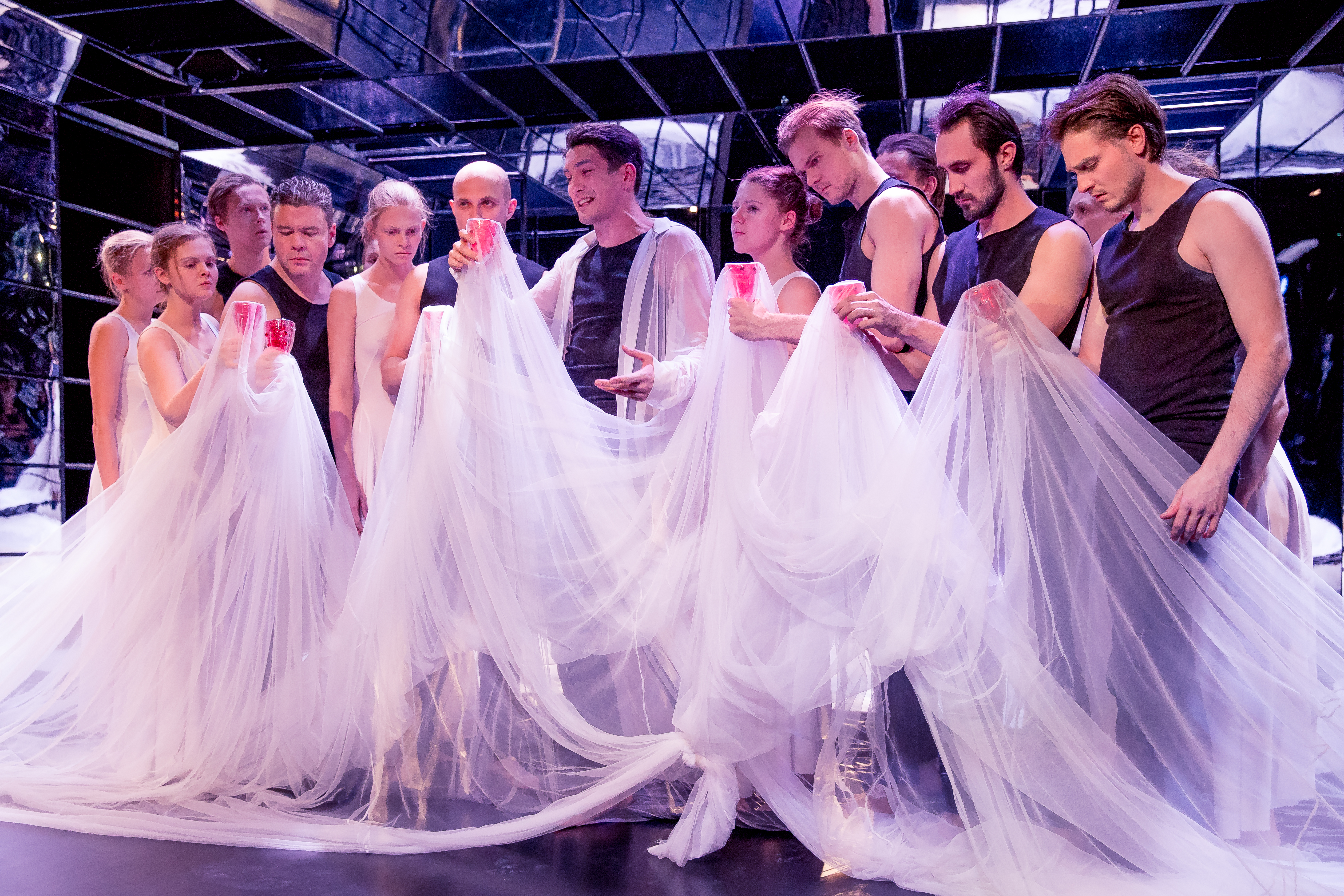 В каждой пушкинской истории Геннадий Шапошников прицельно подчеркивает психологическую неотвратимость душевных мук