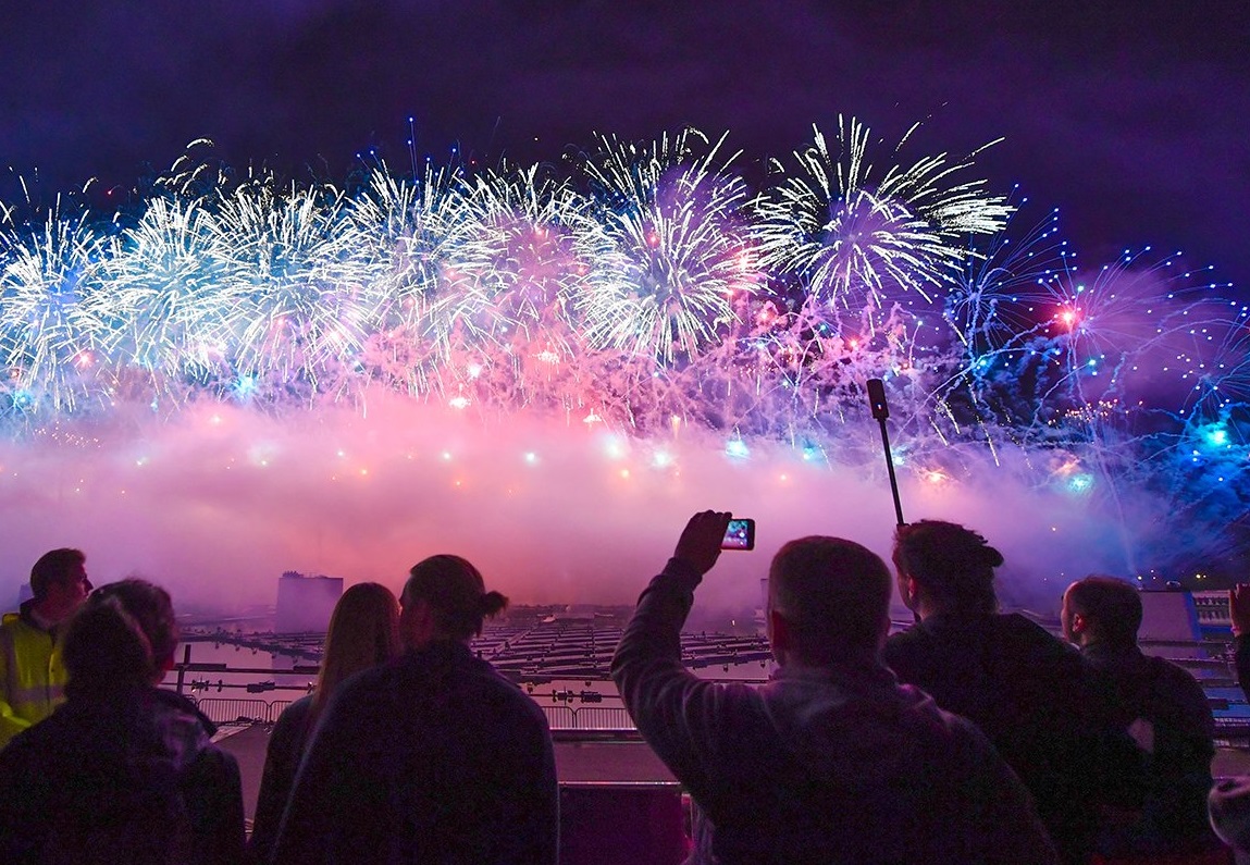 Зрелищные инсталляции и световую новеллу увидят гости фестиваля «Круг света» 