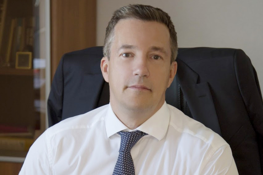 По мнению Глеба Акимова, нотариусу нужно уметь самому вызывать доверие у клиентов