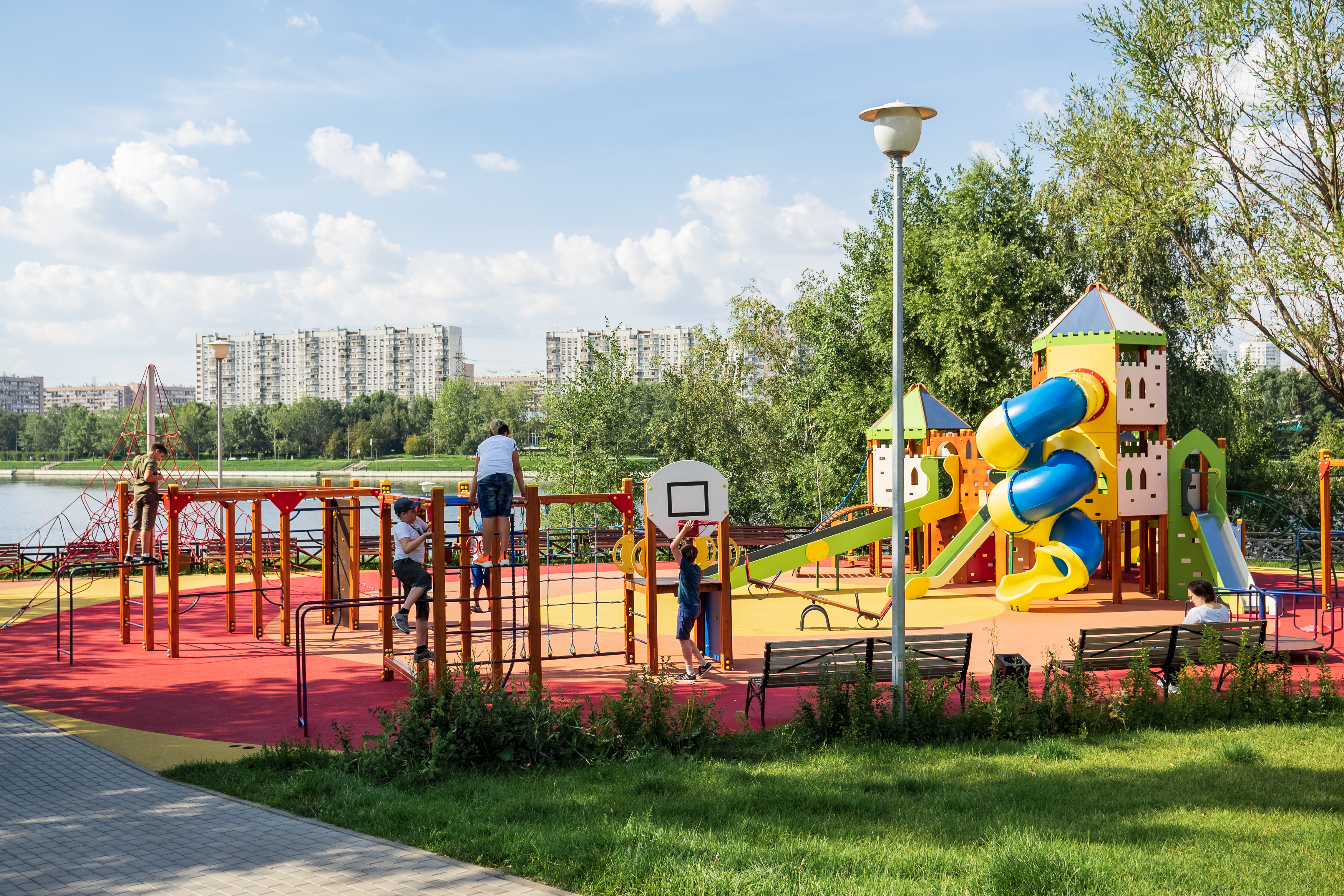 Городские детали: как общественные пространства меняют облик столицы