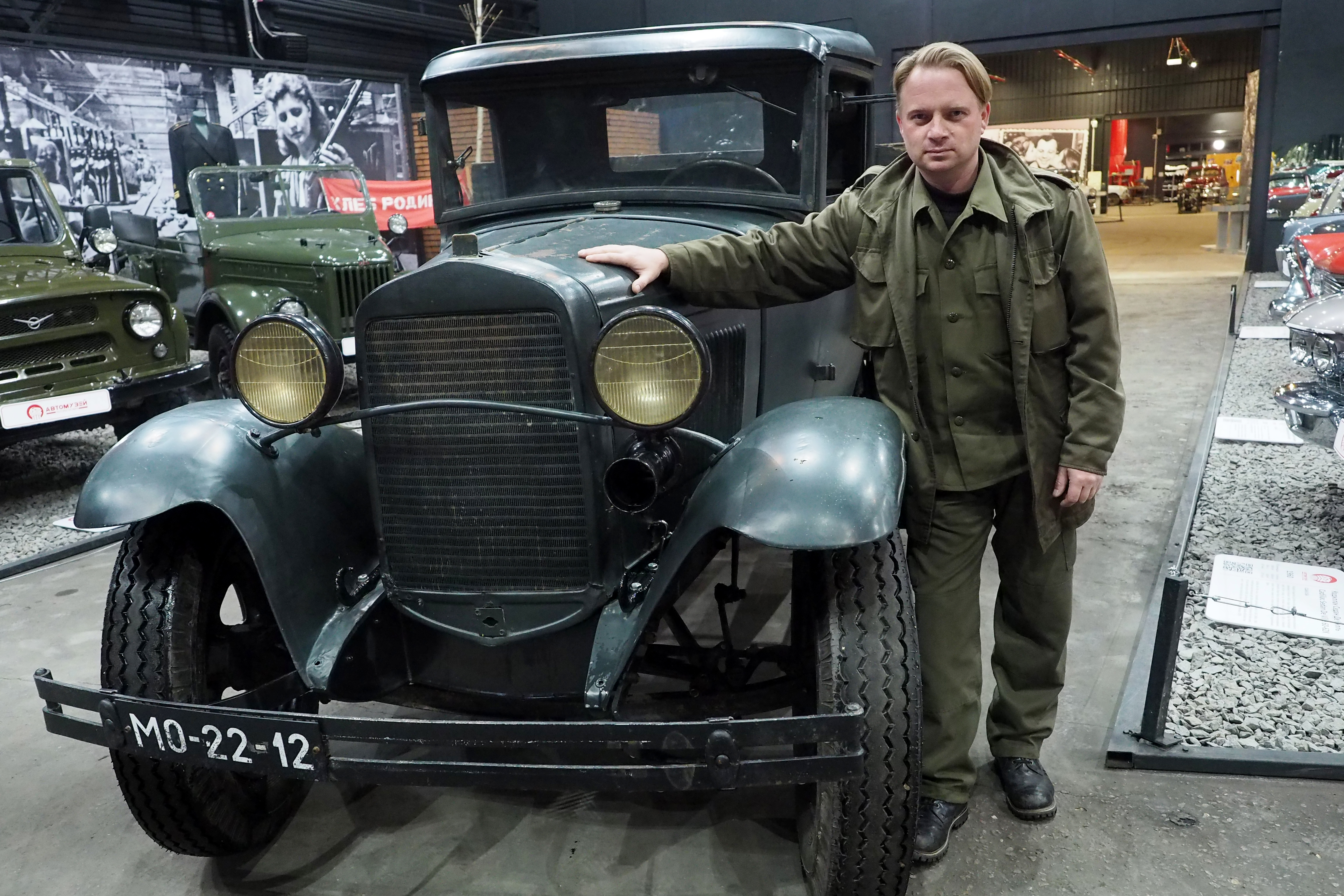 Я давно коллекционирую старые автомобили, их у меня уже несколько десятков, рассказал Кирилл Чудаков