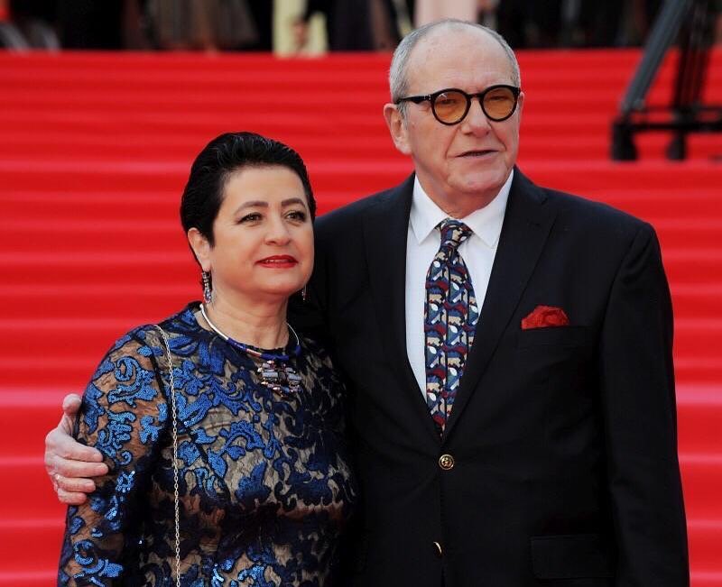 79-летний Эммануил Виторган и 57-летняя Ирина Млодик воспитывают годовалую Этель и месячную Клару