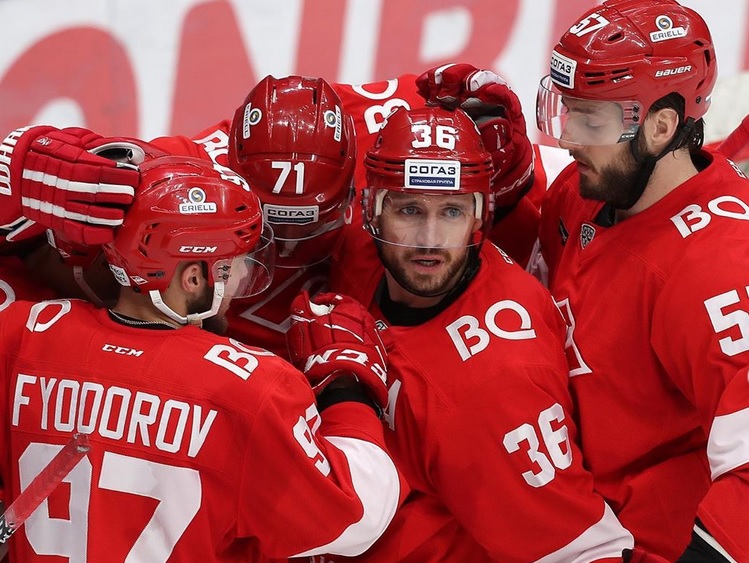 ХК «Спартак» подарит врачам скидку 30 процентов на сезонный абонемент