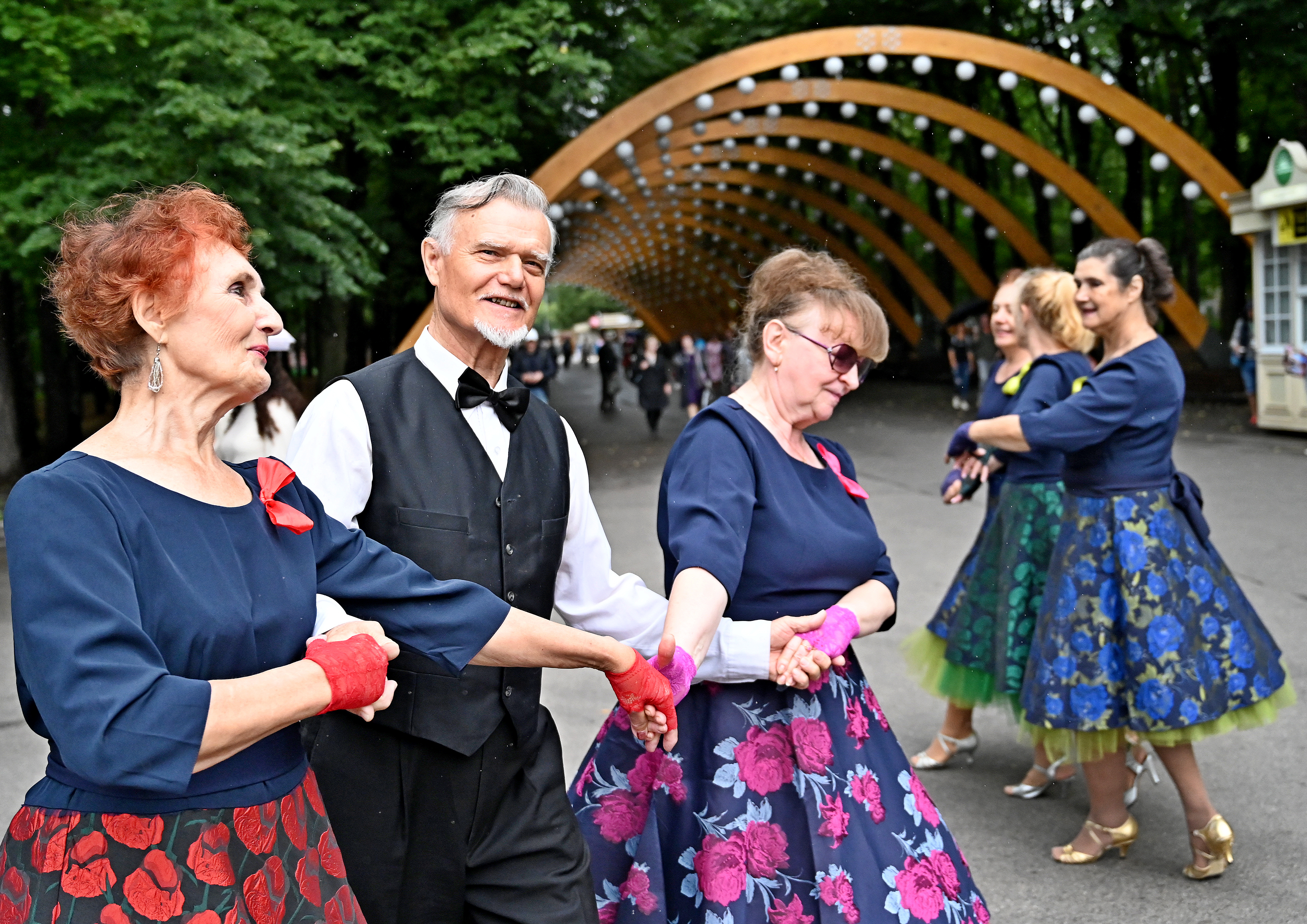 Ретроконцерт и советское кино: что подготовили для гостей «Московского долголетия»