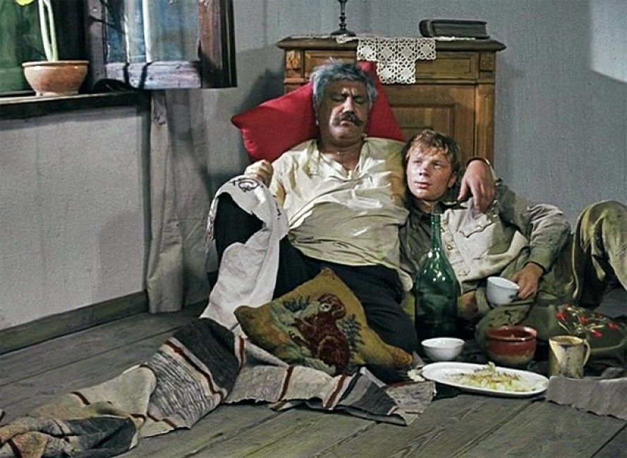 Петька тоже стал другом Верещагину «всего на час» и тоже не бескорыстно. Кадр из фильма «Белое солнце пустыни», режиссер Владимир Мотыль, 1970 год