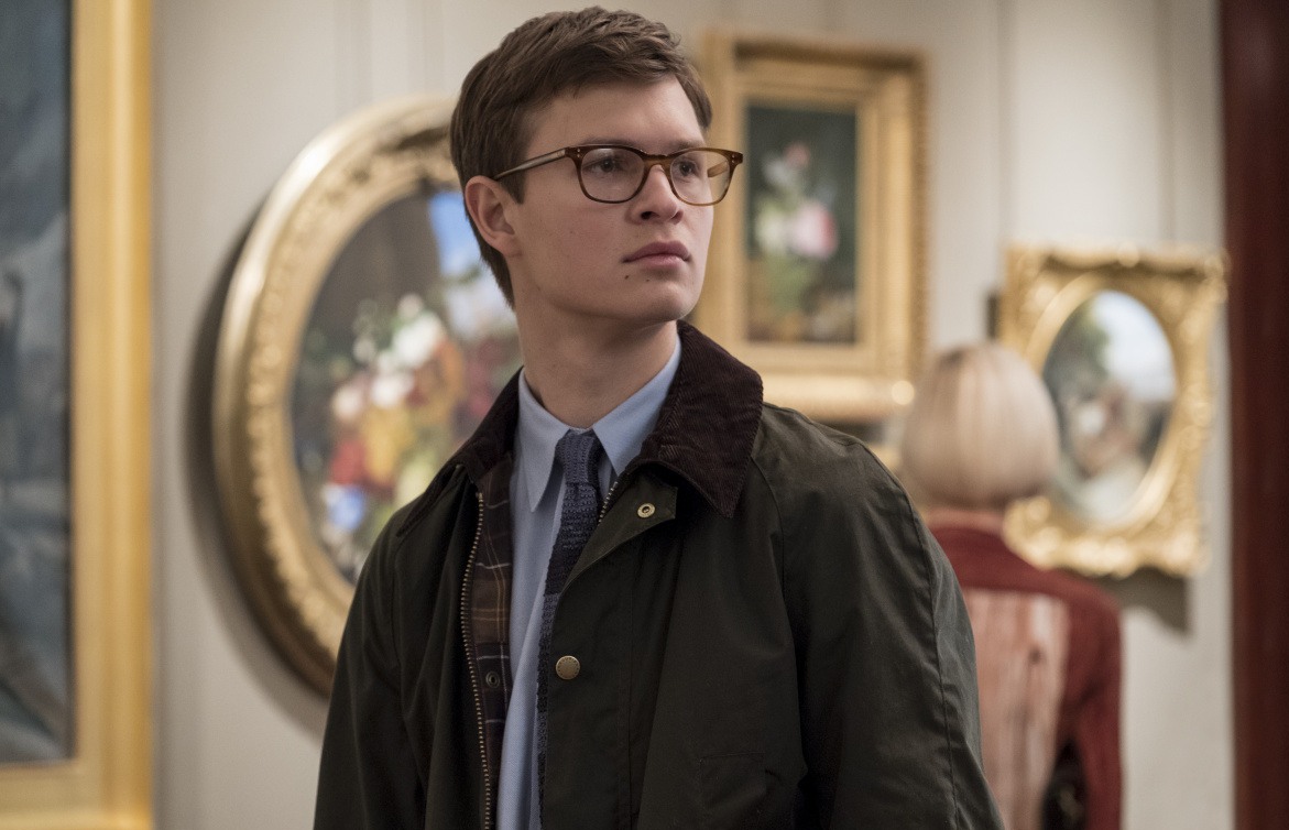 Энсел Элгорт в фильме «Щегол» в роли Тео