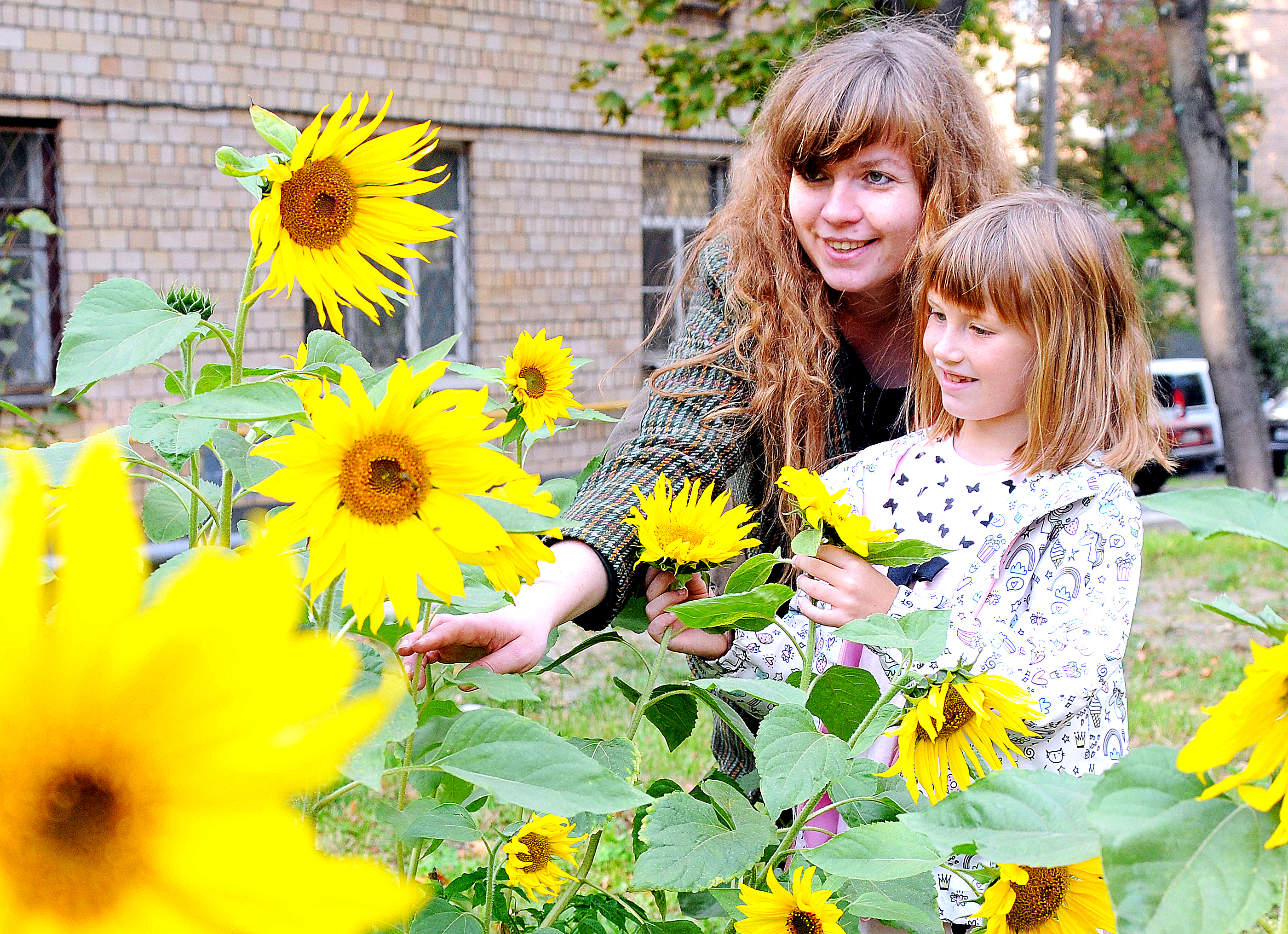Активистка движения «Партизанское садоводство» Анна Марса с 6-летней дочерью Милославой