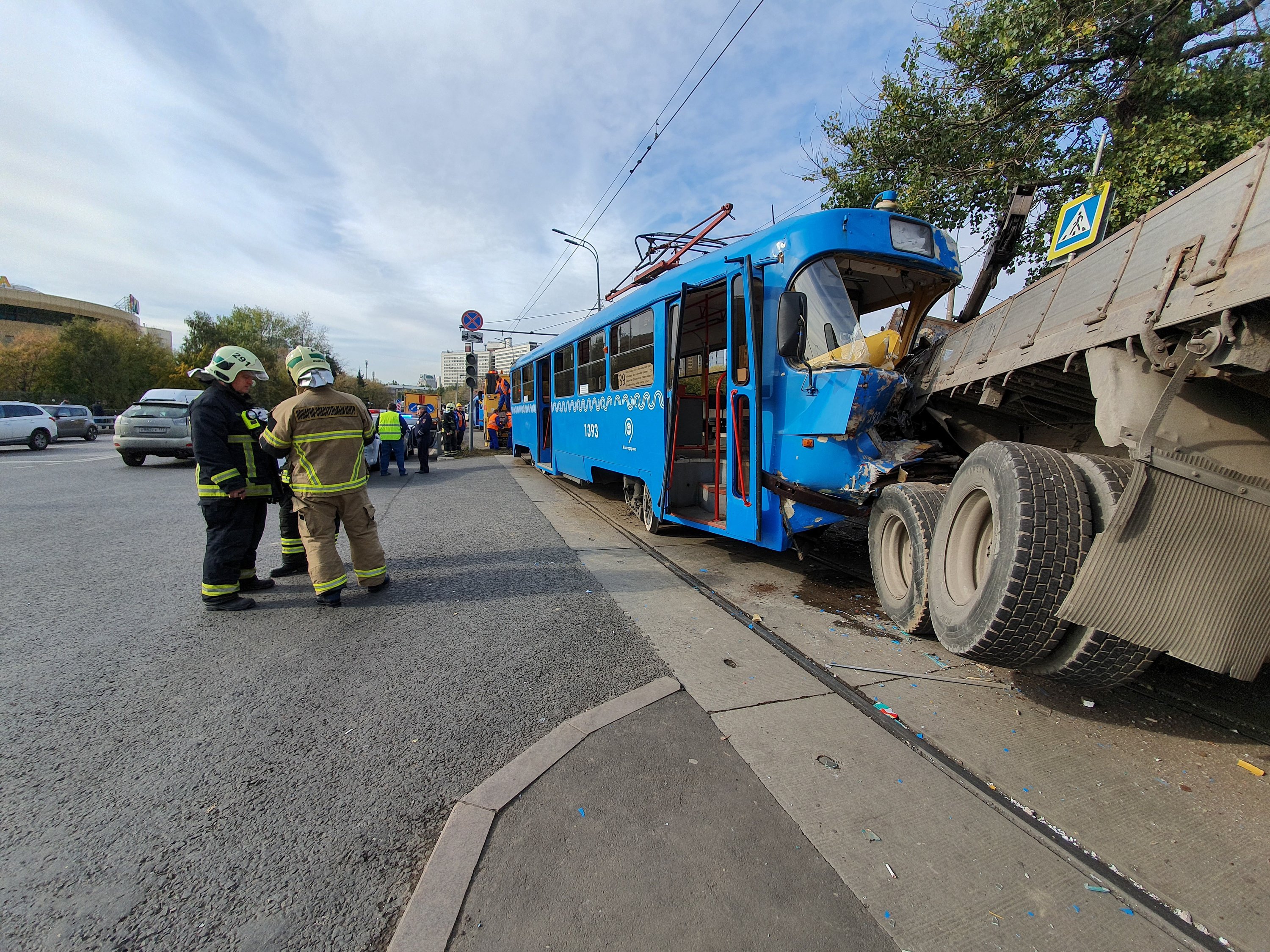 Движение трамваев по Загородному шоссе восстановили после аварии