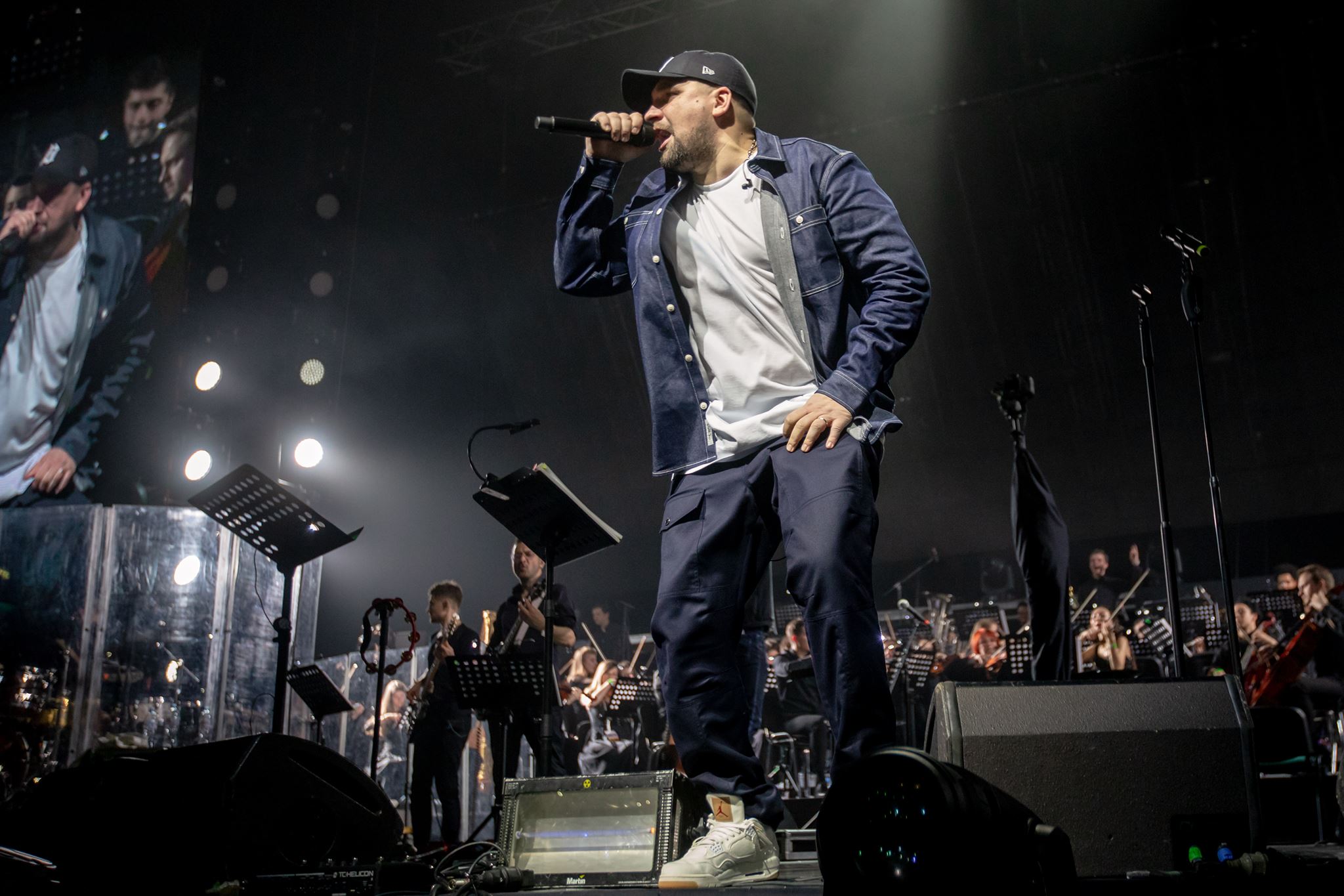 Зрители на концерте Басты не соблюдали масочный режим и соцдистанцию