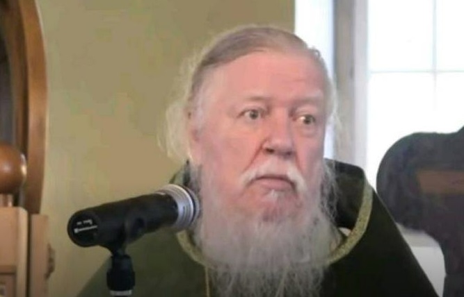 Протоиерей Димитрий Смирнов: Девочек бить нельзя, а вот мальчиков «полезно выдрать»