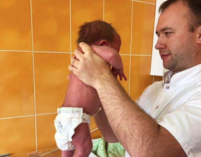 Младенец с рекордным весом родился в роддоме Балашихи