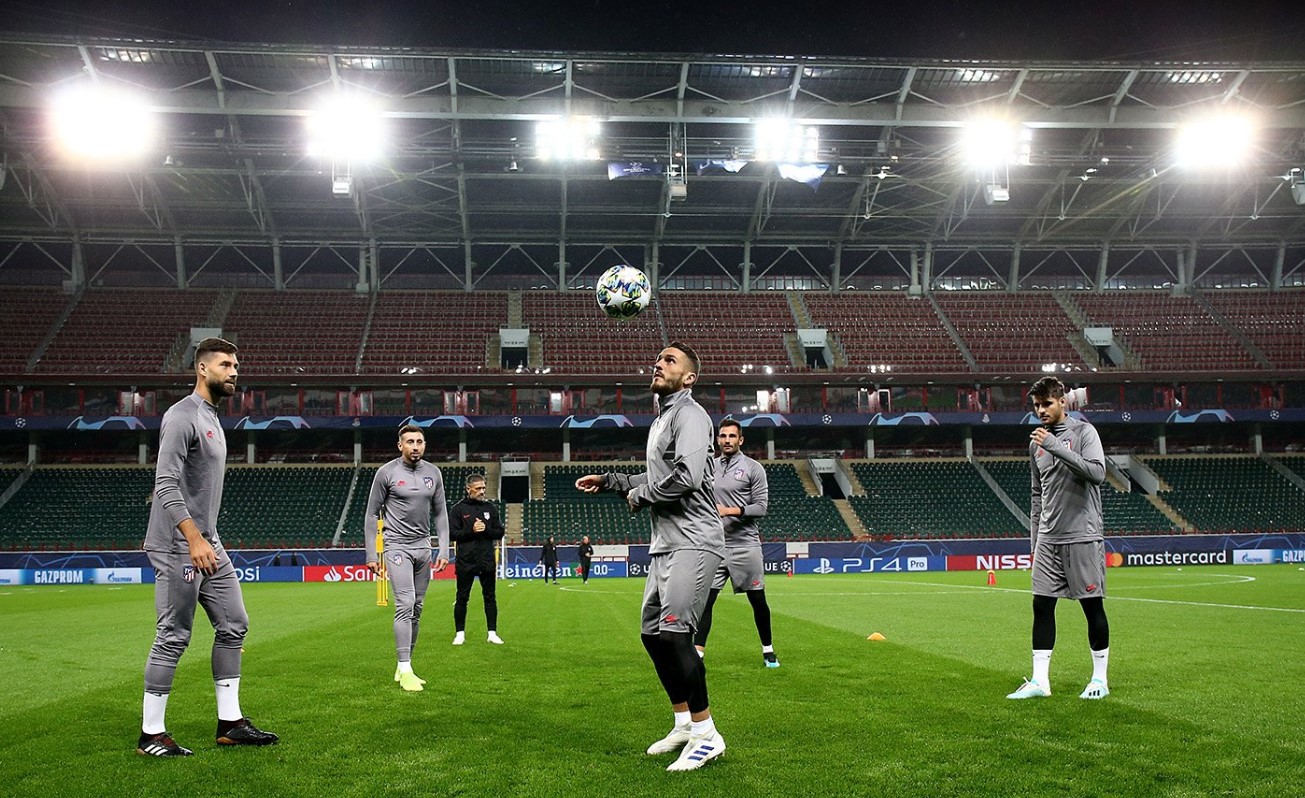 Игроки мадридского «Атлетико» на тренировке перед матчем Лиги чемпионов с «Локомотивом»