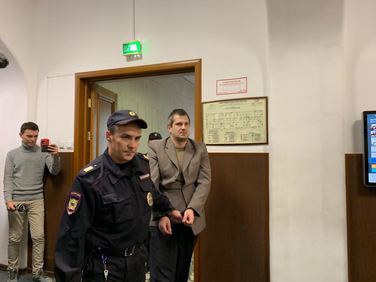 Ранее Григорьеву предъявили обвинение по статье 317 УК РФ («Посягательство на жизнь сотрудника правоохранительного органа»)