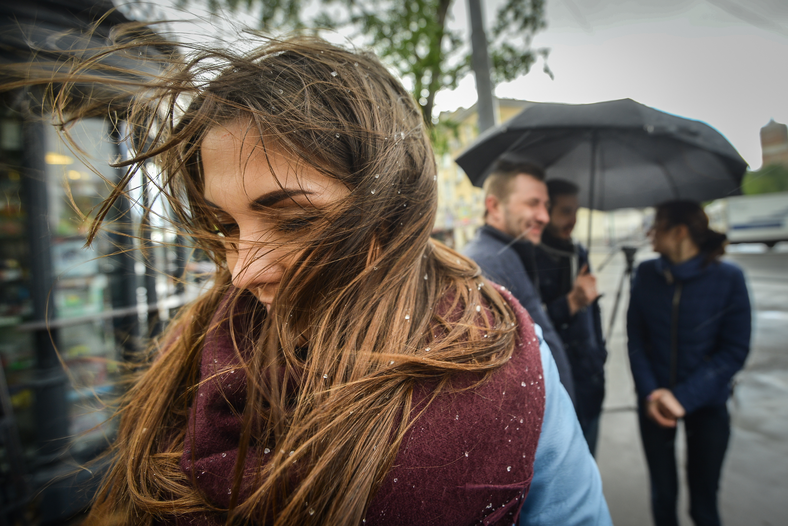 Москвичей предупредили о сильном порывистом ветре и мокром снеге 6 октября