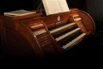 Под сводами кафедрального собора звучала средневековая музыка