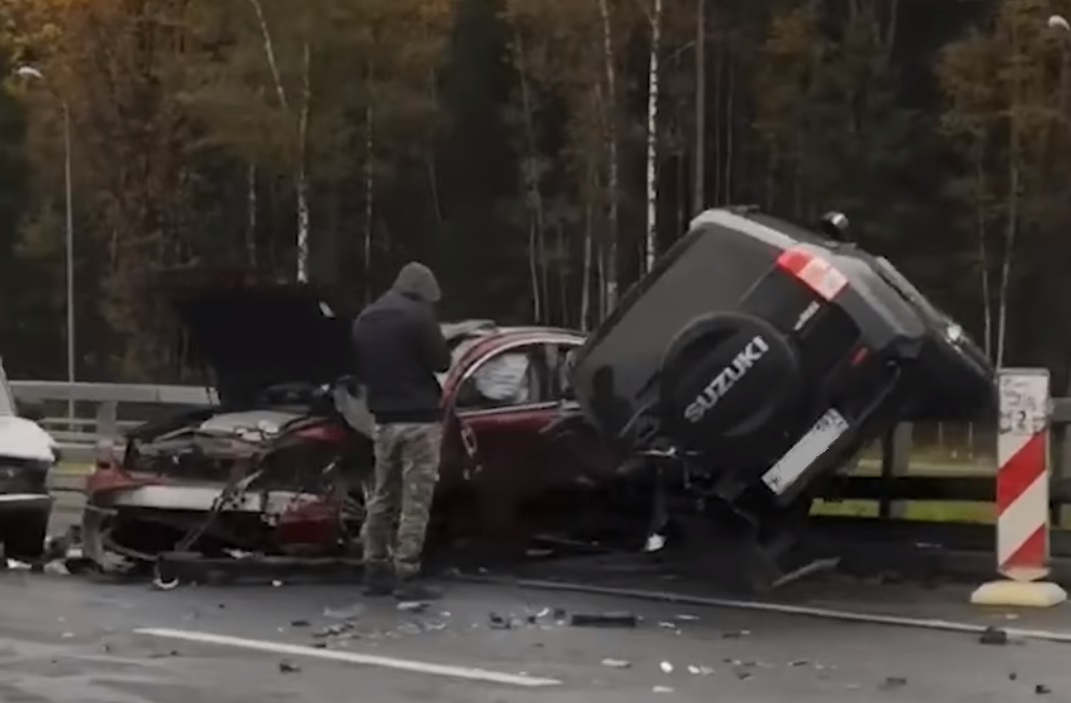Крупное ДТП с участием четырех автомобилей произошло на Киевском шоссе 