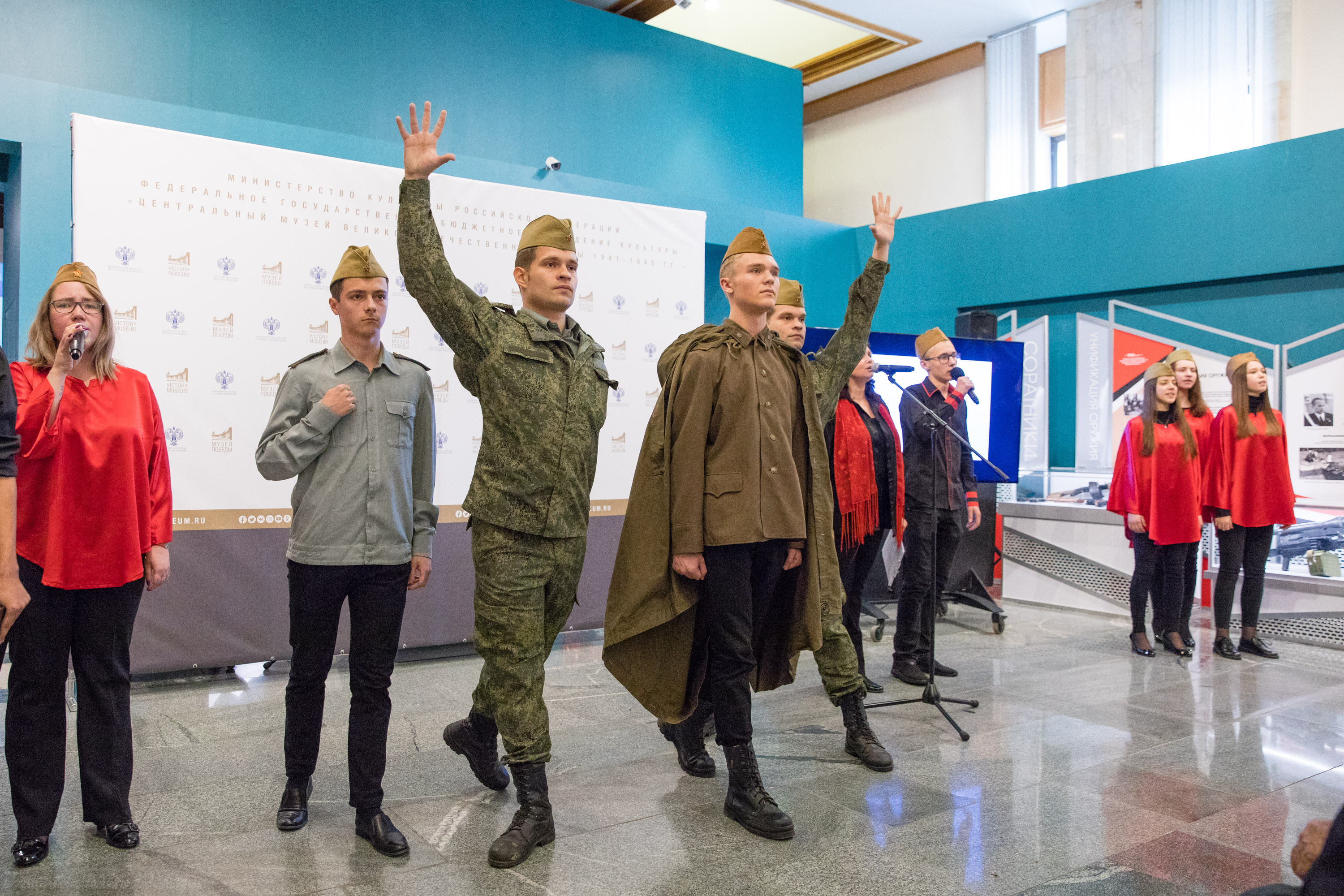 Новую школьную экспозицию «Война и Вера» открыли в Музее Победы