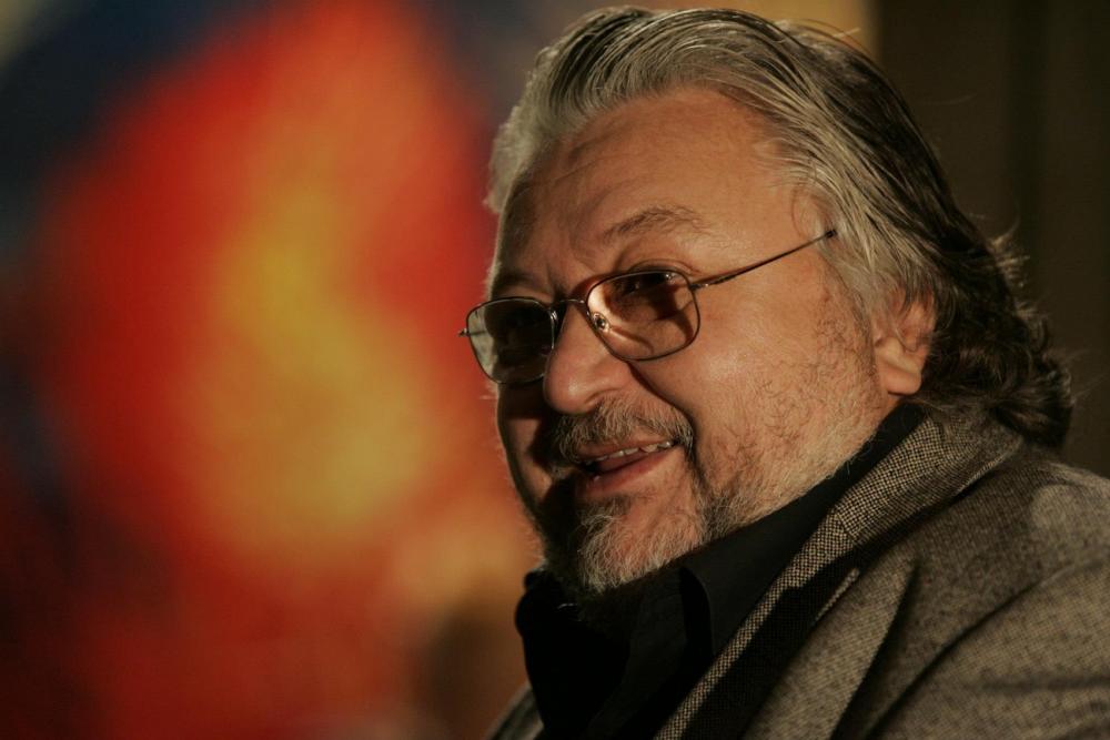 Юрий Дуров на данный момент руководит театром зверей 