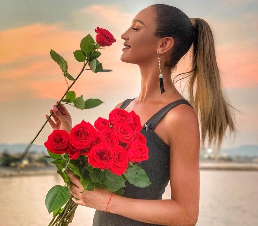 Ольга Бузова не подтверждает слухи о романе