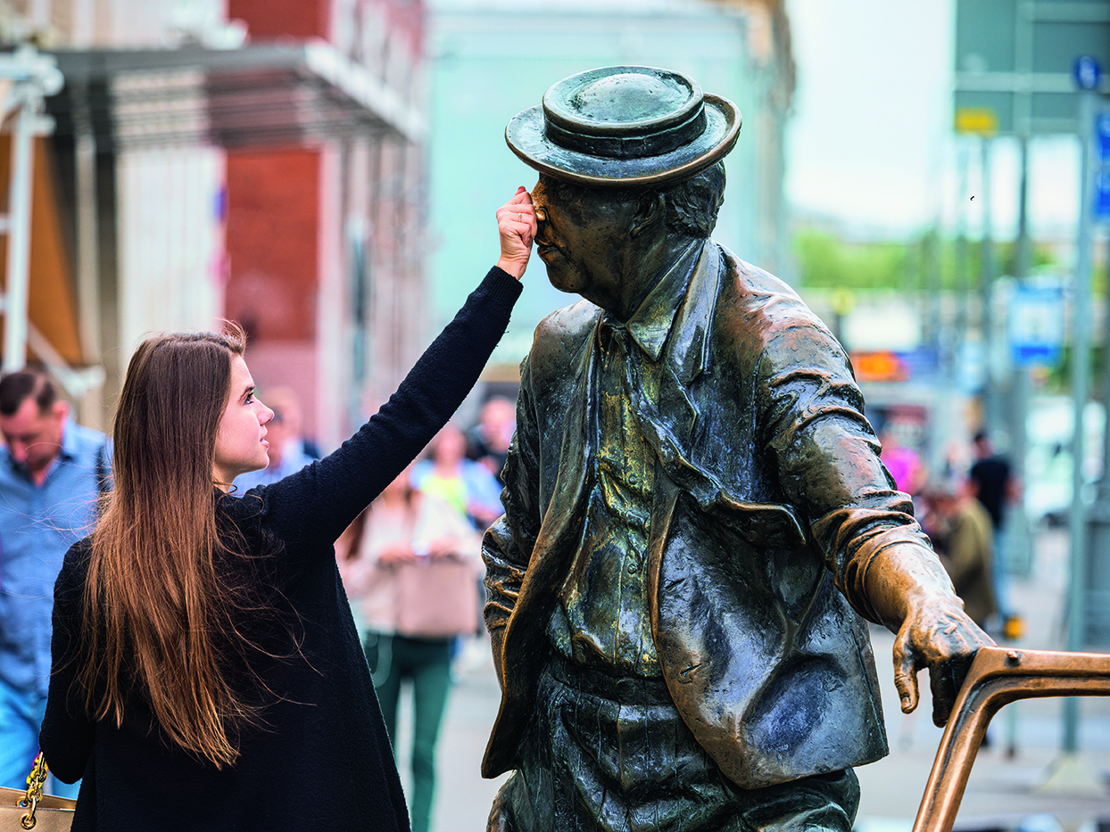 15 октября в ТЦ «Неглинная Галерея» и 1 ноября в Центре Гиляровского, филиале Музея Москвы, стартует книжно-выставочный проект «Неглинная, Я люблю тебя»