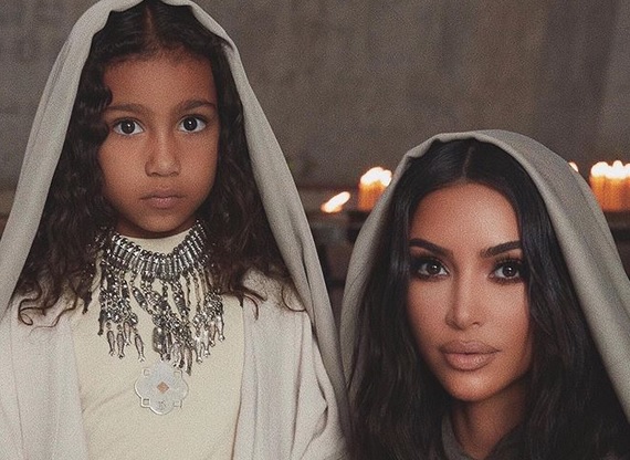 Ким Кардашьян крестилась в Эчмиадзине — духовном центре Армянской апостольской церкви