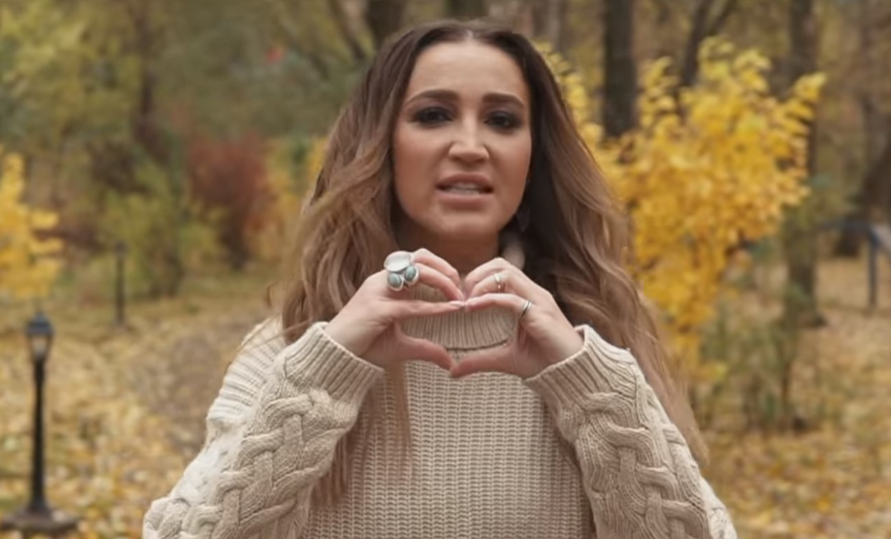 Бузова заявила, что поняла наконец смысл фразы «Счастье любит тишину»