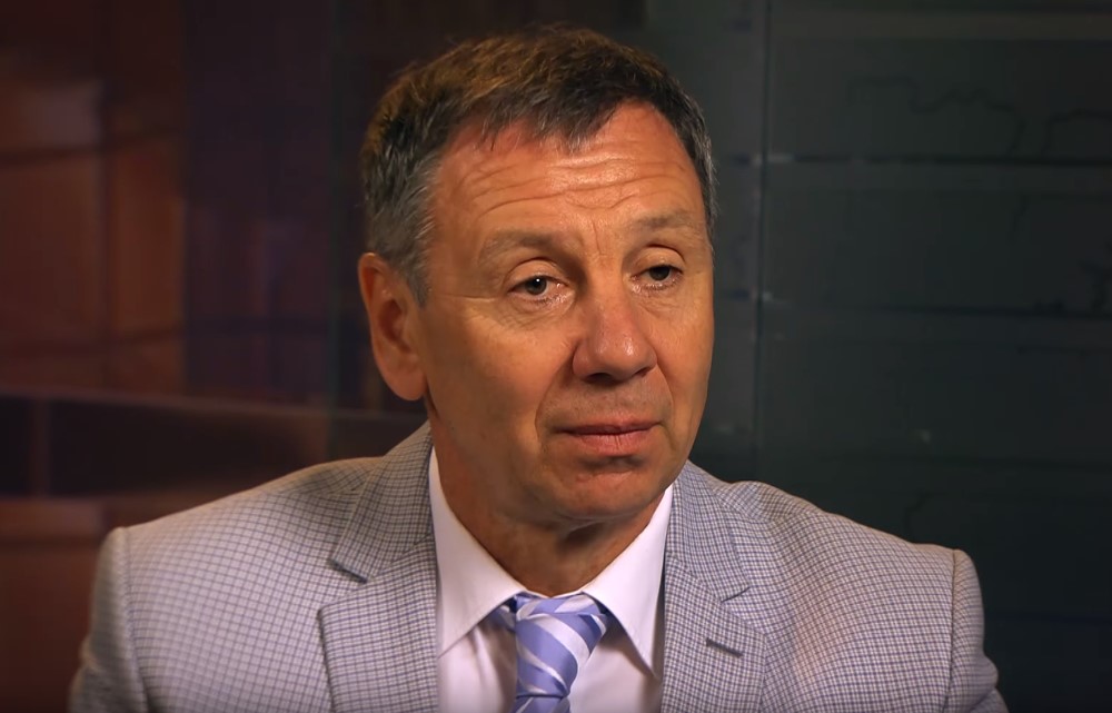 По словам политолога Сергея Маркова, Лукашенко играет с российскими ведомствами одновременно на 15 шахматных досках