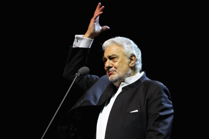 По словам агента артиста, после госпитализации Доминго идет на поправку